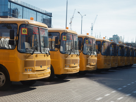 Белгородские школы получили 65 новых автобусов