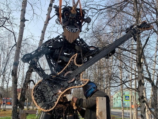 В Кандалакше появился «музыкант-металлист»