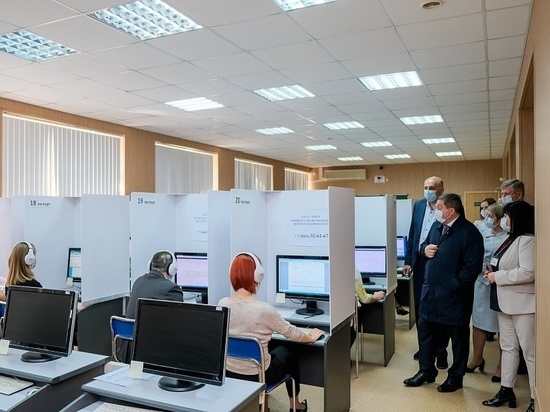 Губернатор Бочаров проверил работу кол-центра облздрава в Волгограде