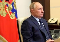 Дмитрий Песков заявил журналистам, что Владимир Путин не проходил через процедуру ревакцинации от коронавируса