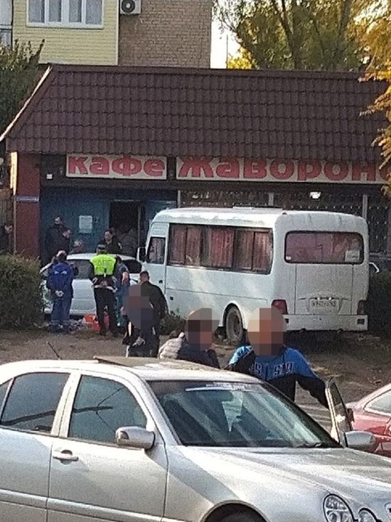 В Каменске водитель микроавтобуса умер за рулем