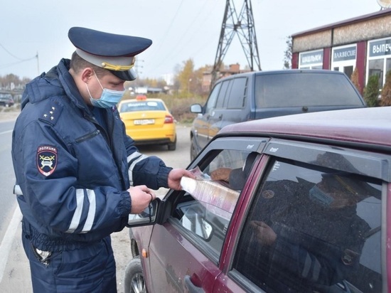 У нового светофора в Серпухове ловили нарушителей