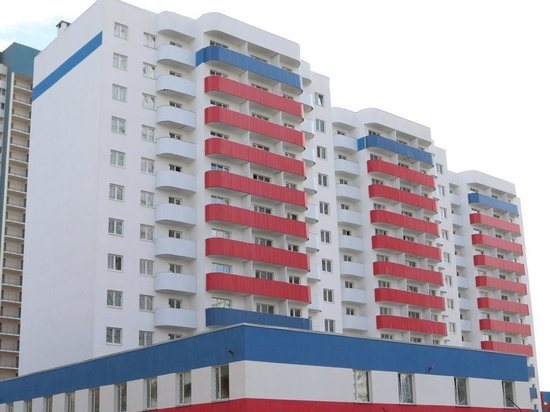 Долгострой более чем на 200 квартир со встроенной поликлиникой ввели в эксплуатацию в Шушарах