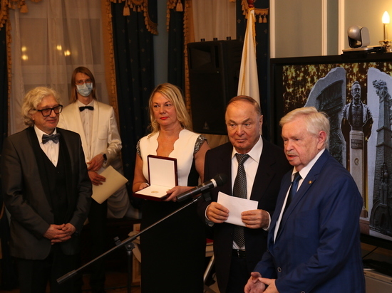  Почетный гражданин Красноярского края Хазрет Совмен получил Российскую премию Нобеля