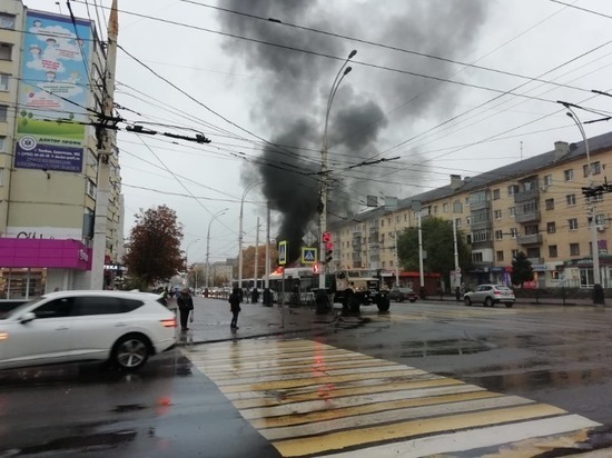 На Советской в Тамбове загорелся автобус