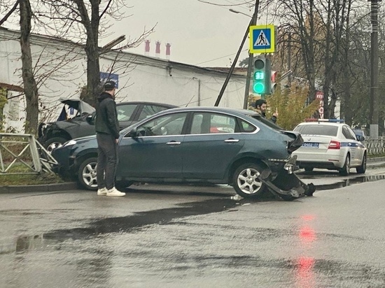 В ДТП на Одоевском шоссе пострадал водитель Nissan