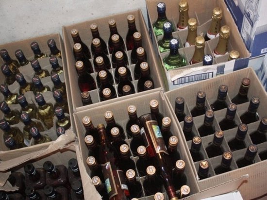 Уроженку Тверской области задержали с несколькими сотнями бутылок в Петербурге