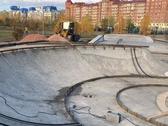 Сергей Еремин проверил строительство скейт-парка в Советском районе Красноярска