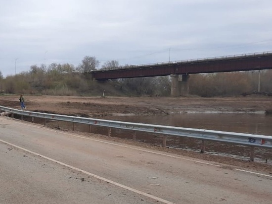 В Бузулуке закрыт низководный мост через реку Самара