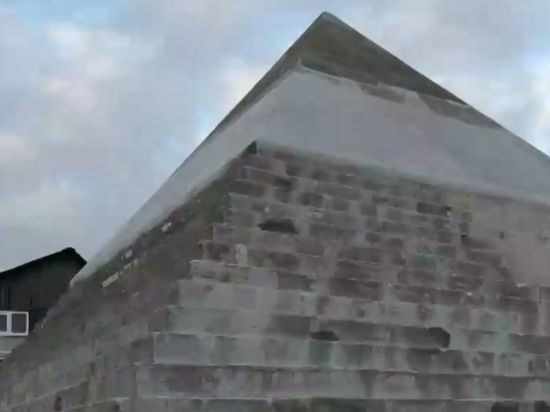Дачники в Ленобласти построили копию пирамиды Хеопса