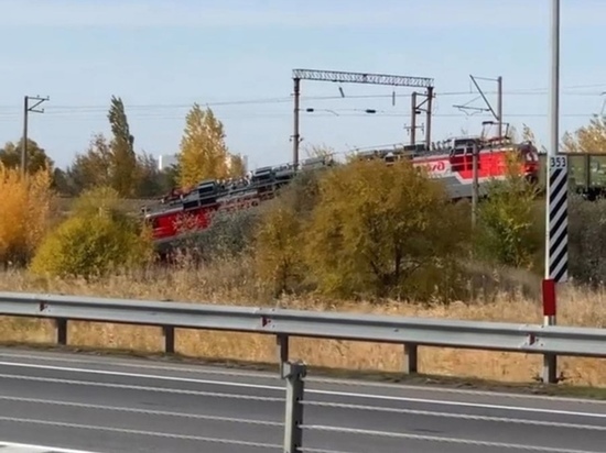 Под Батайском поезд сошел с рельсов