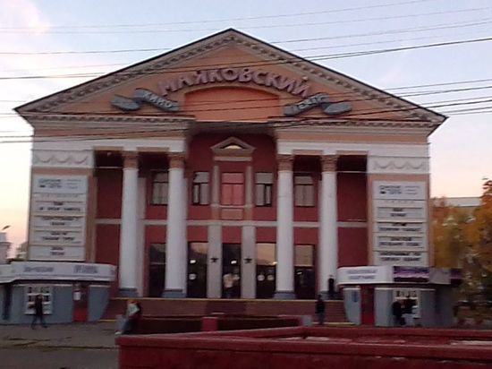 «Посещаемость рухнет процентов на 60»: руководитель кинотеатра в Омске оценил систему QR-кодов