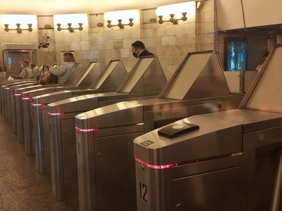 Станция метро «Девяткино» не работает на вход пассажиров