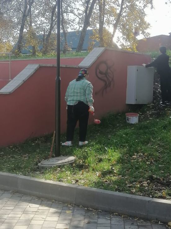 В Иноземцево вандалы самостоятельно восстановили Школьный сквер