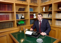 Вице-спикер Госдумы Петр Толстой призвал признать, что государство проиграло кампанию по информированию населения о вакцинации от коронавируса