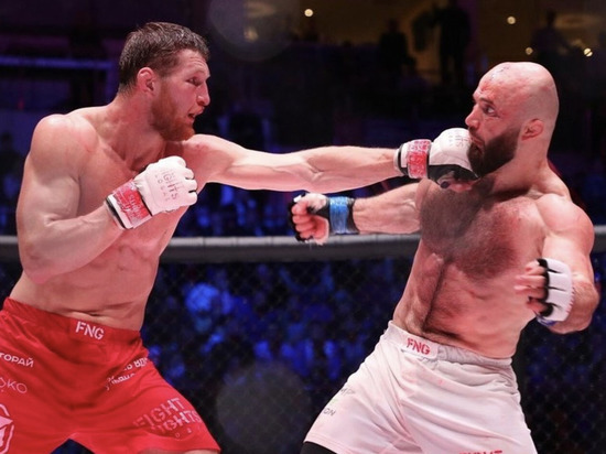 В Сочи на площадке WOW Arena состоялся турнир по смешанным боевым искусствам AMC Fight Night 105. В главном поединке вечера встречались действующий чемпион организации Владимир Минеев и претендент Магомед Исмаилов.