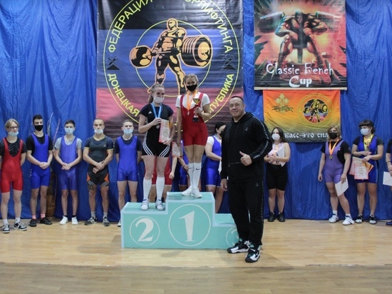 Российский рекордсмен посетил соревнования в Донецке