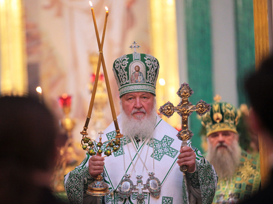 Патриарх Кирилл приземлился в Орле