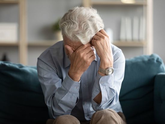 Пенсионер потерял свои сбережения из-за мошенницы в Гатчине