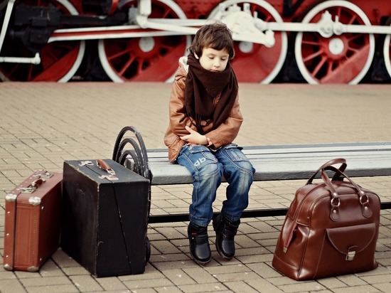 В России вступили в силу новые правила вывоза детей за границу