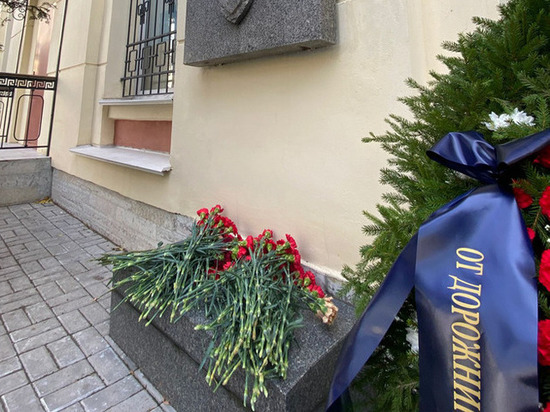 Дорожники почтили память коллег-героев ВОВ в Ленобласти