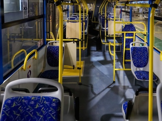 В Волгограде при резком торможении автобуса травмировалась пенсионерка