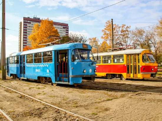 Барнаульские транспортники оценили состояние подаренных московских трамваев