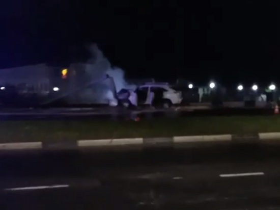 Ночью на Кинешемском шоссе в Костроме сгорел «Лексус»