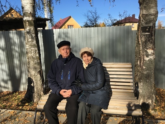 Супружеская пара «70 плюс» из Вязьмы рассказала о том, как протекал коронавирус после вакцинации и новой прививки