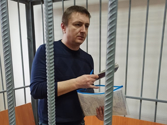 Защита подсудимого Андрея Кулакова огласила данные, согласно которым убитая Исаенкова близко общалась со своим подчиненным