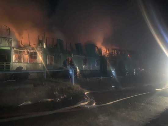 Подросток получил ожоги в страшном ночном пожаре в Вынгапуровском