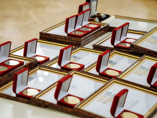 Губернатор Любимов наградил победителей выставки «Золотая осень-2021»