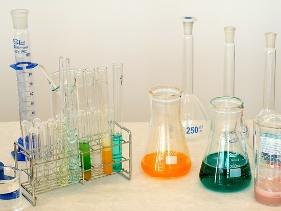 Смолянин нес в кармане куртки колбу с запрещенным веществом