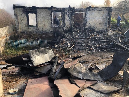 СК изучит обстоятельства гибели при пожаре двух мужчин в Курской области