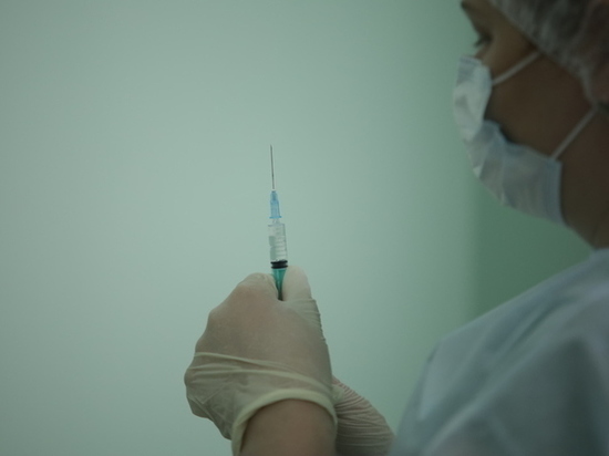 Введение QR-кодов подстегнуло впервые вакцинироваться 10 тысяч петербуржцев