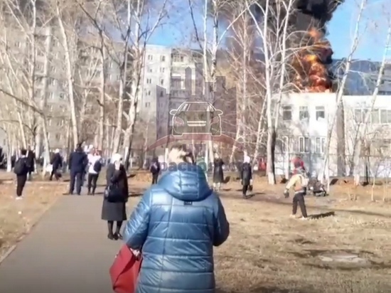  Детский центр загорелся в Советском районе Красноярска