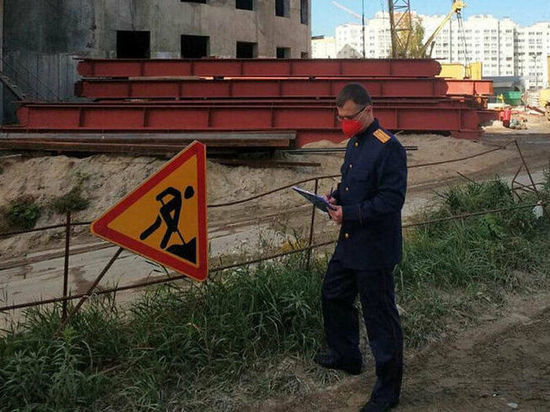 На строительстве ТЦ «МегаГринн» в Брянске разбился насмерть рабочий