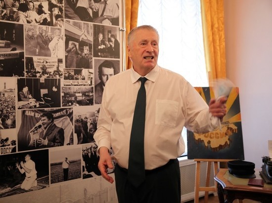 Жириновский попросил перенести начало третьей мировой войны