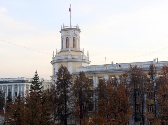 Власти Кемерова объяснили остановку часов на Главпочтамте
