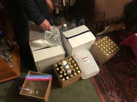 12 тонн алкоголя изъяли свердловские полицейские после гибели людей от метанола