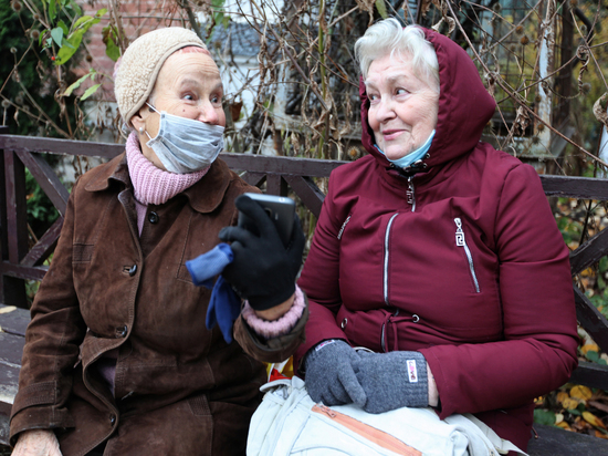 В Свердловской области непривитых пенсионеров отправили на самоизоляцию