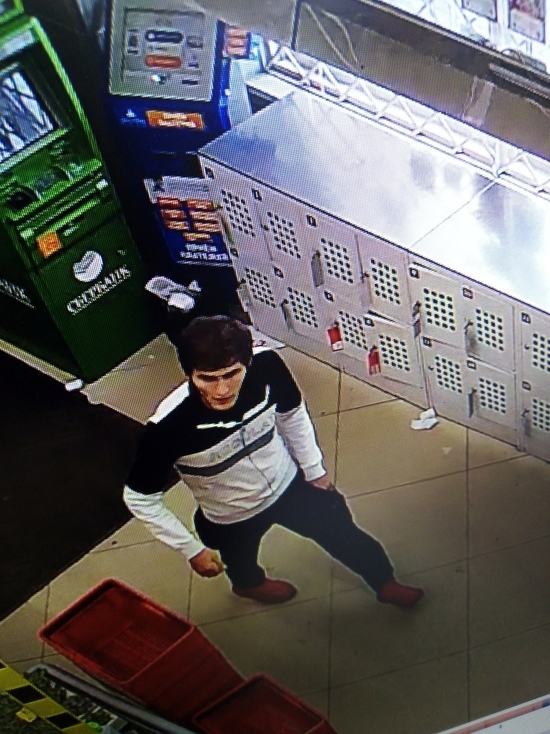 В Иванове разыскивают молодого человека, укравшего чужой сотовый телефон