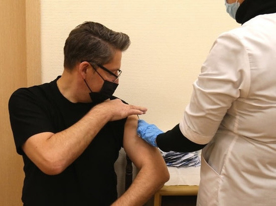 Олег Бекмеметьев поставил прививку от ковида несмотря на высокий уровень антител в крови