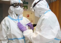 Очевидцы обнаружили гору мешков с трупами возле одного из моргов