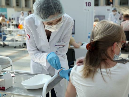 В России разрешили одновременную вакцинацию от гриппа и коронавируса