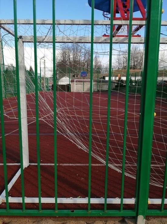 В Тверской области ищут вандалов, испортивших спортивную площадку