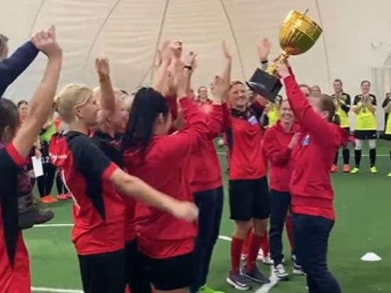 Команда из Гатчины победила на турнире по футболу для многодетных мам