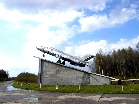 НАТО начало использовать бывшую советскую авиабазу в Прибалтике