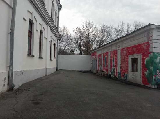 Роскошная идея и нехватка фондов – вот что обнаружил «МК в Хабаровске» за прекрасным фасадом ДВХМ