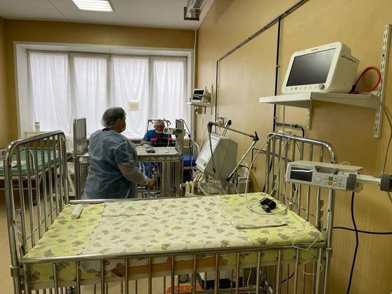 Четырехмесячный малыш госпитализирован в реанимацию в Красноярске с COVID-19